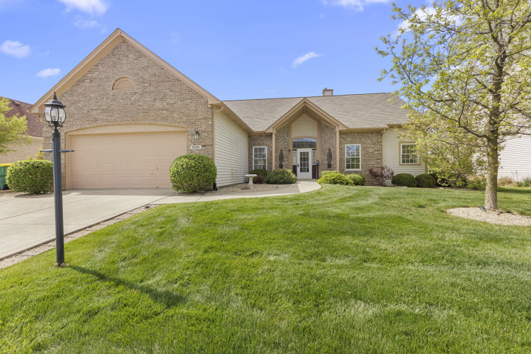 8256  Thorn Bend Drive Indianapolis, IN 46278 | MLS 21975756