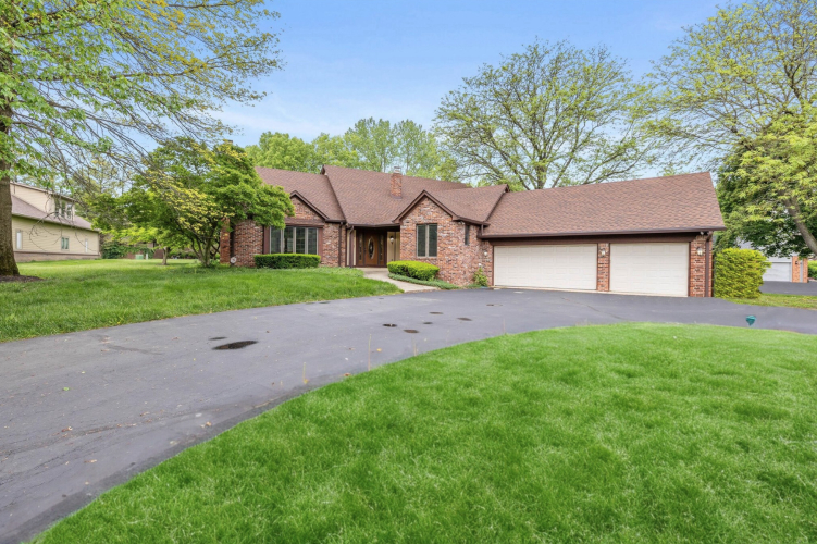 9114  Castle Knoll Boulevard Indianapolis, IN 46250 | MLS 21975935