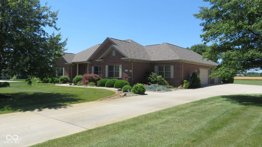 6019 E Holes Crossing Drive Crawfordsville, IN 47933 | MLS 21975947