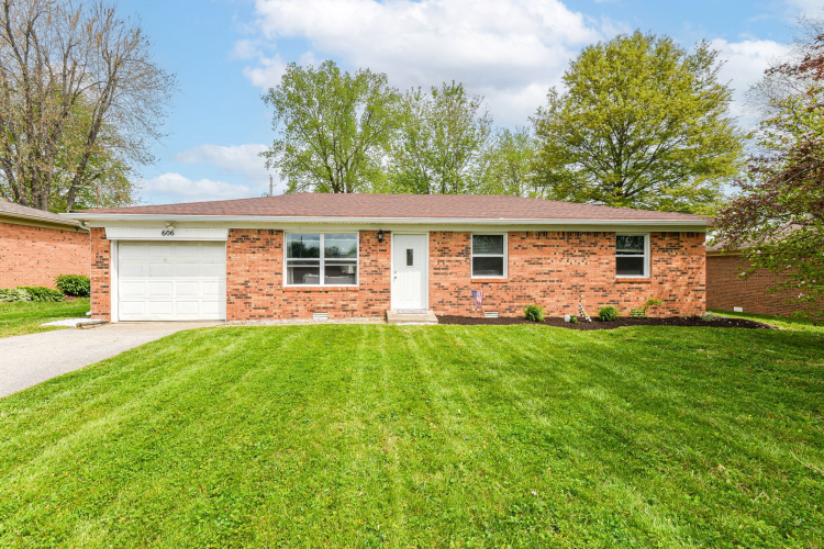 606  Meadows Drive Mooresville, IN 46158 | MLS 21976452