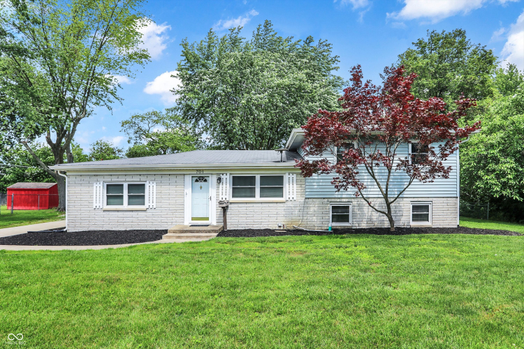 701 E Fairview Drive Greenwood, IN 46142 | MLS 21976587