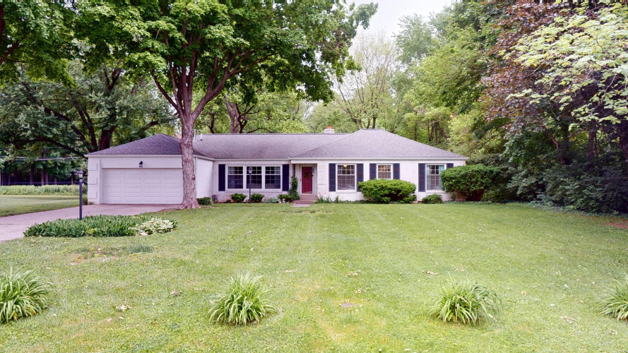 402  Edgemere Drive Indianapolis, IN 46260 | MLS 21976594