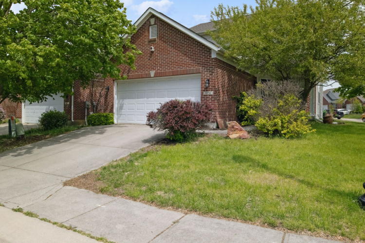8056  Barksdale Way Indianapolis, IN 46216 | MLS 21976806