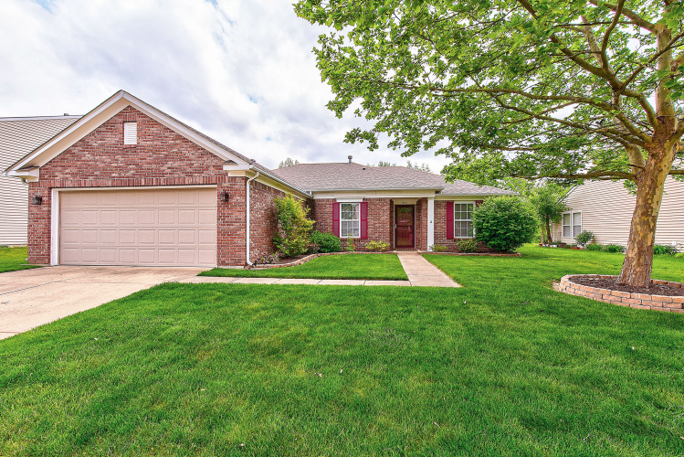 5521  Grassy Bank Drive Indianapolis, IN 46237 | MLS 21976880