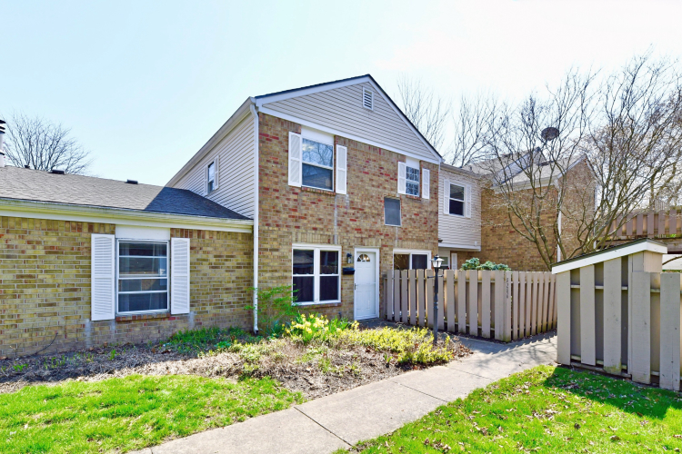 8290  Woodall Drive Indianapolis, IN 46268 | MLS 21977211