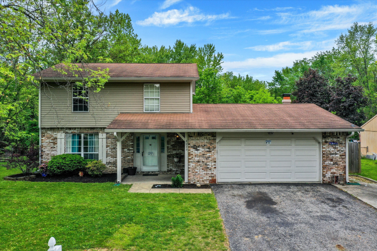 4026  Hollow Creek Drive Indianapolis, IN 46268 | MLS 21977290