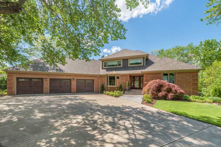 6520  Castle Knoll Court Indianapolis, IN 46250 | MLS 21977356