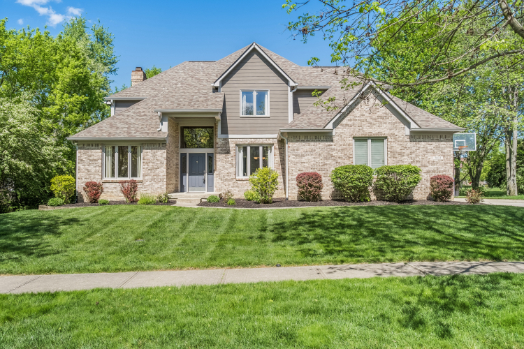 7433  Oakland Hills Drive Indianapolis, IN 46236 | MLS 21977483