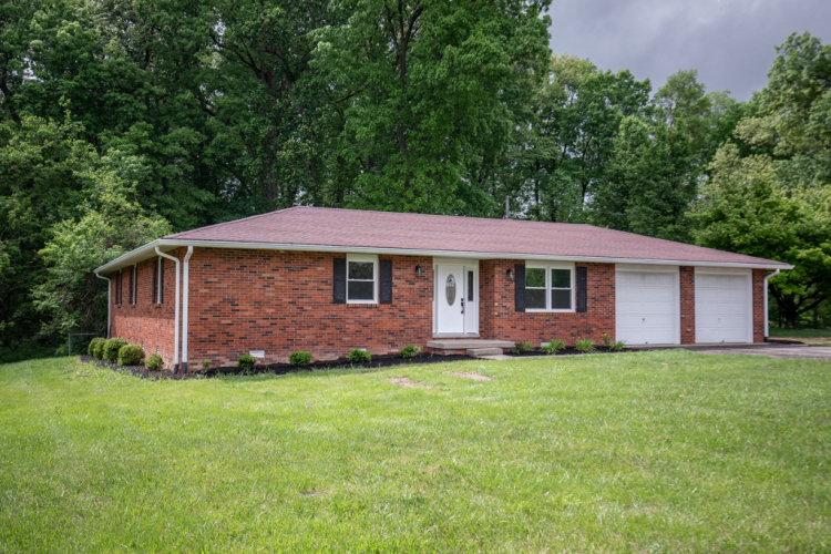 1255 N Lakeview Drive North Vernon, IN 47265 | MLS 21977492