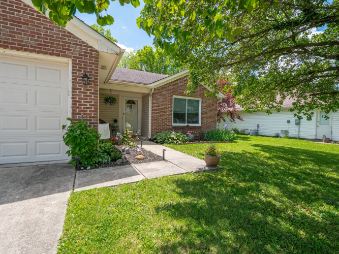 11811  Valley Creek South Drive Indianapolis, IN 46229 | MLS 21977709