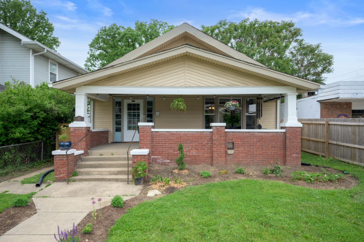 438 N Emerson Avenue Indianapolis, IN 46219 | MLS 21977898