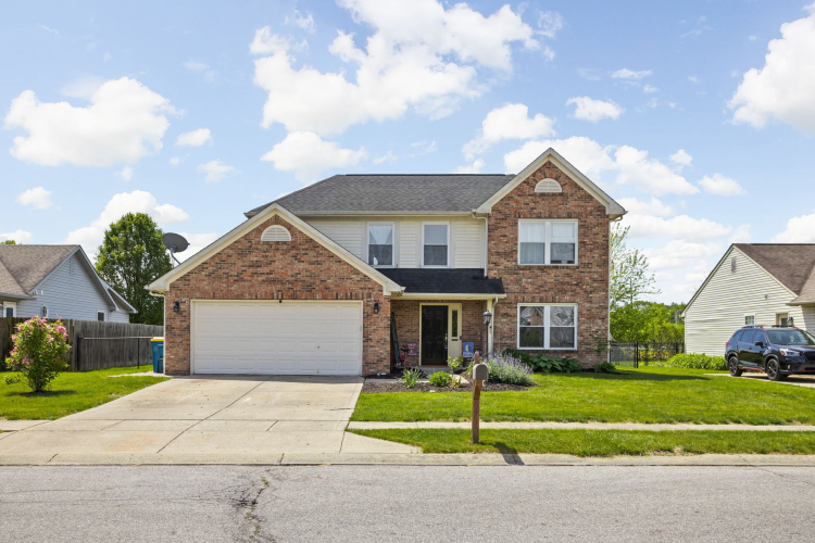 11017  Oakspring Drive Indianapolis, IN 46239 | MLS 21978475