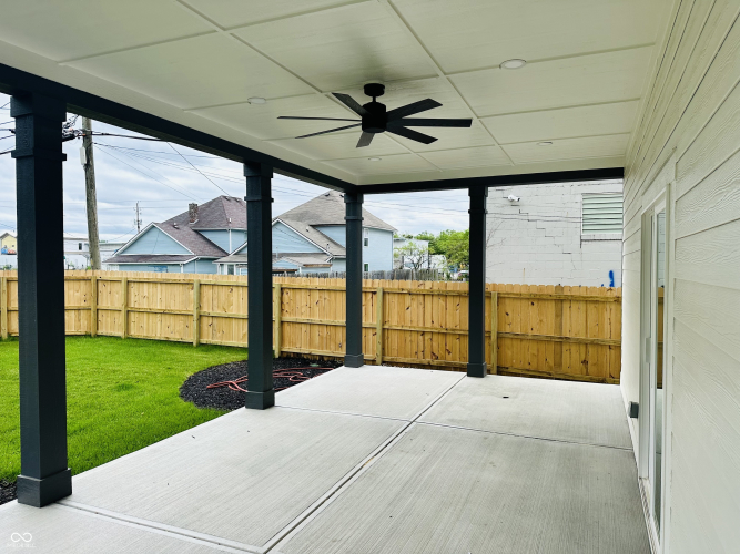 Listing Image 18