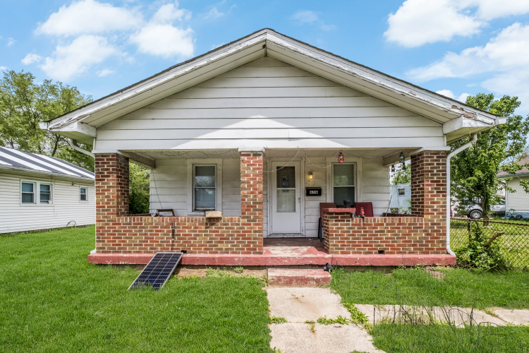 3716 W 16th Street Indianapolis, IN 46222 | MLS 21978710