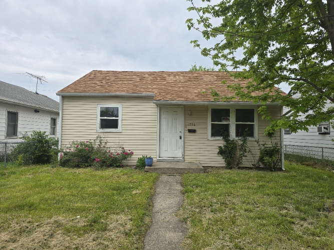 1716 E Kelly Street Indianapolis, IN 46203 | MLS 21978806