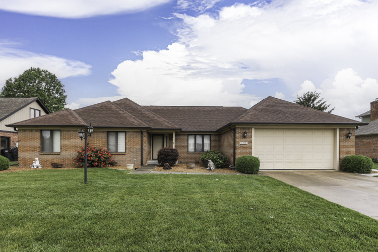 5166  Lacy Place Greenwood, IN 46142 | MLS 21978849