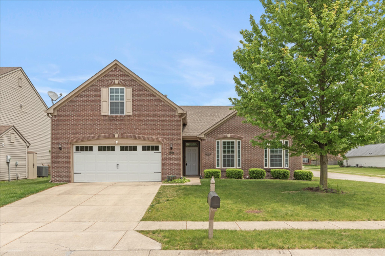 2715  Foxbriar Place Indianapolis, IN 46203 | MLS 21979105