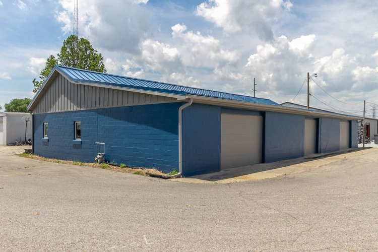 Listing Image 4