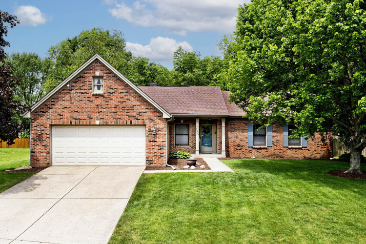 3304  Crickwood Drive Indianapolis, IN 46268 | MLS 21979943