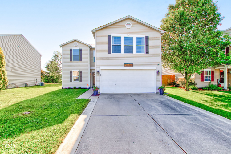 8228 S Shady Trail Drive Pendleton, IN 46064 | MLS 21980317