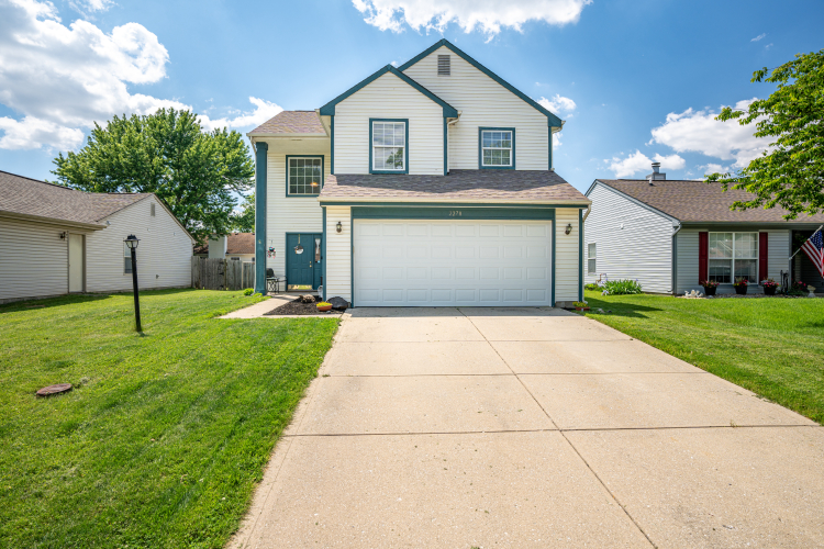 2270  Rolling Oak Drive Indianapolis, IN 46214 | MLS 21980352