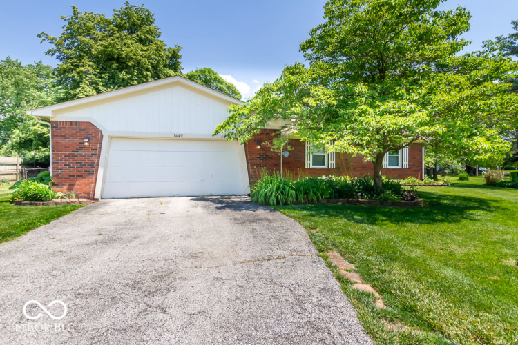 1449 S Highland Drive Franklin, IN 46131 | MLS 21980357