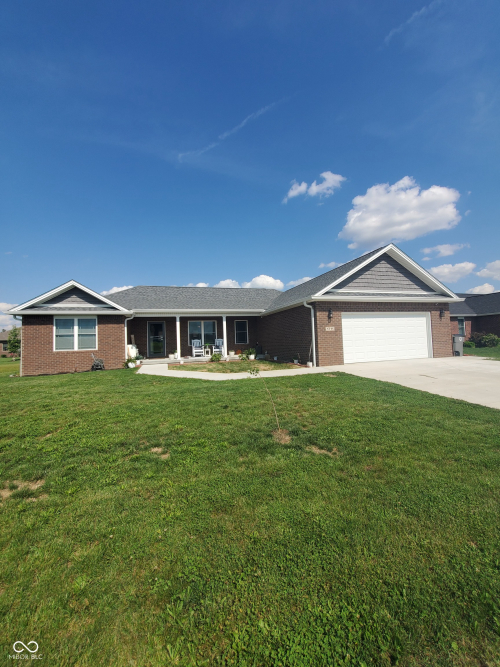 1711  Bell Ford Drive Seymour, IN 47274 | MLS 21980687