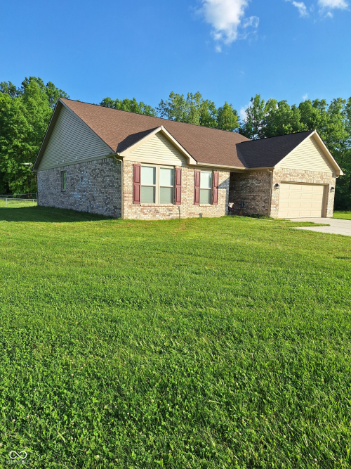11823 S State Road 42  Cloverdale, IN 46120 | MLS 21980688