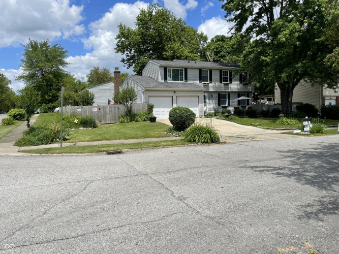 10304  Woodhaven Circle Indianapolis, IN 46229 | MLS 21980719