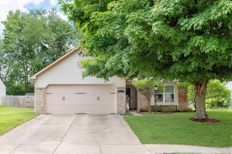 11462  Cherry Blossom W Drive Fishers, IN 46038 | MLS 21981009