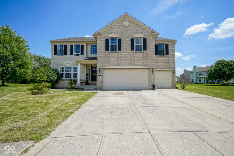 2345  Cole Wood Circle Indianapolis, IN 46239 | MLS 21981151