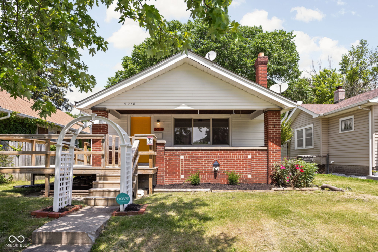 5210 E 10th Street Indianapolis, IN 46219 | MLS 21981200