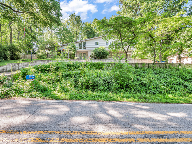 2205 W Stop 11 Road Indianapolis, IN 46217 | MLS 21981525