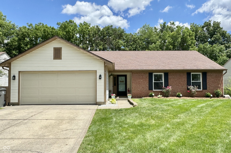 7773  Connie Drive Indianapolis, IN 46237 | MLS 21981558