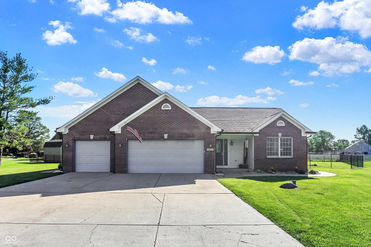 3663  Hunters Court Greenfield, IN 46140 | MLS 21981589