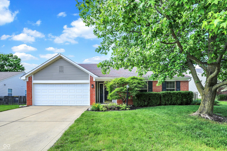 7772  High View Drive Indianapolis, IN 46236 | MLS 21981688