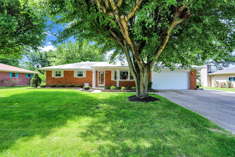 311 W Hill Valley Drive Indianapolis, IN 46217 | MLS 21982202