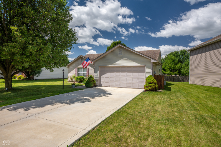 5504  Wood Hollow Drive Indianapolis, IN 46239 | MLS 21982323