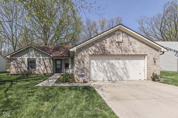 908  Country Lane Indianapolis, IN 46217 | MLS 21982577