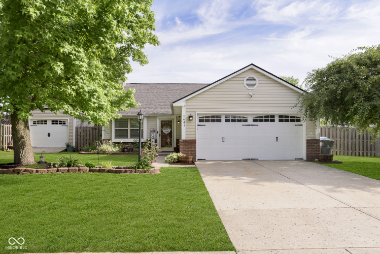 5641  Pine Hill Drive Noblesville, IN 46062 | MLS 21982739