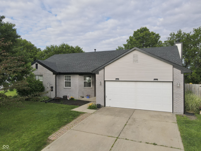 683  Clydesdale Lane Bargersville, IN 46106 | MLS 21982756