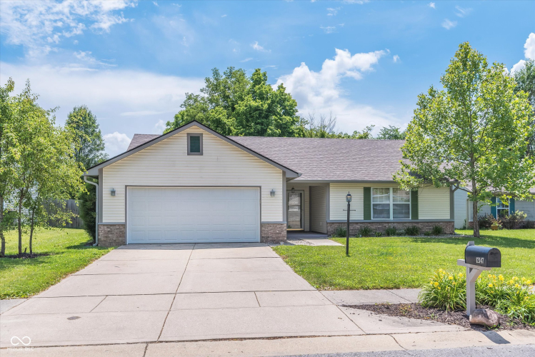 12147  Longstraw Drive Indianapolis, IN 46236 | MLS 21983133