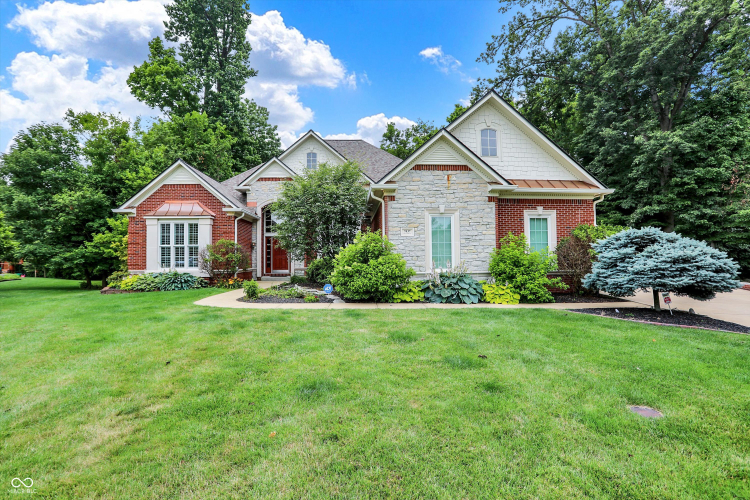 7437  Misty Woods Lane Indianapolis, IN 46237 | MLS 21983228