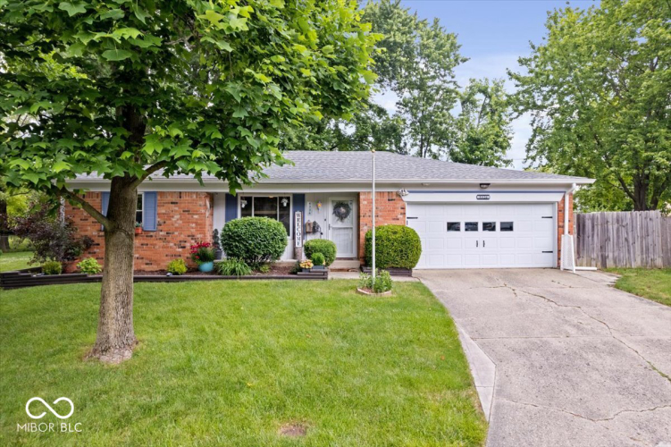 5326  Armstrong Drive Indianapolis, IN 46237 | MLS 21983522