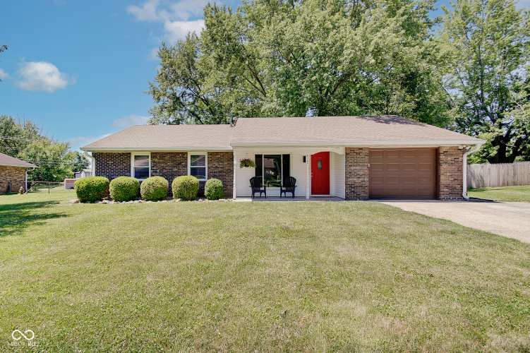 8102  Woodbine Drive Indianapolis, IN 46217 | MLS 21984202
