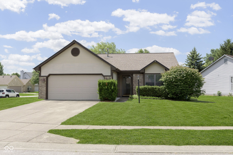 4821  Countrybrook Terrace Indianapolis, IN 46254 | MLS 21984231