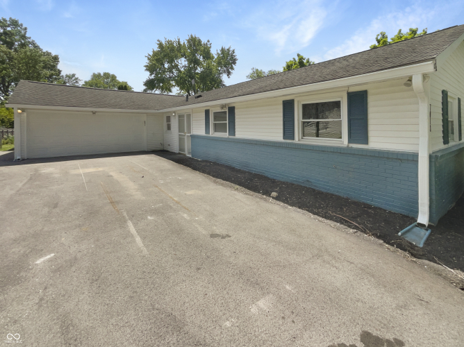 7013  Mikesell Drive Indianapolis, IN 46260 | MLS 21984334