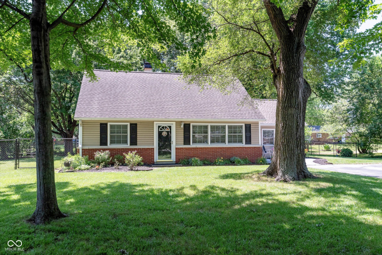 6916  Zionsville Road Indianapolis, IN 46268 | MLS 21984826