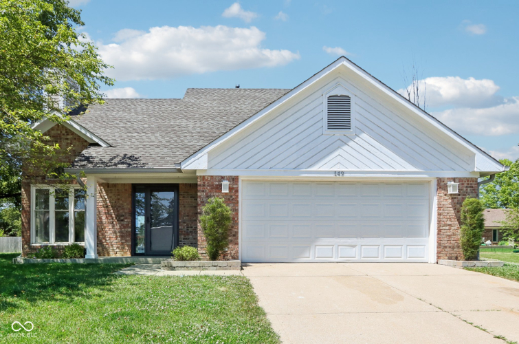 149  Winfield Park Circle Greenfield, IN 46140 | MLS 21985093