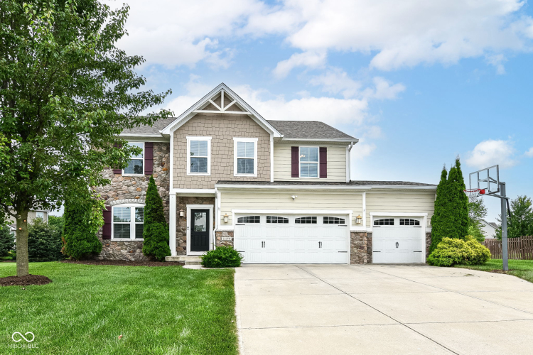 11179  Patmore Ash Drive Zionsville, IN 46077 | MLS 21985460